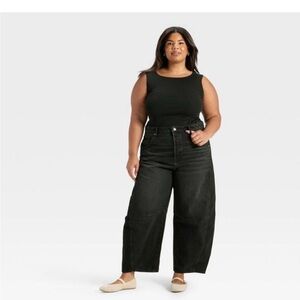 Universal Thread curved leg barrel jeans